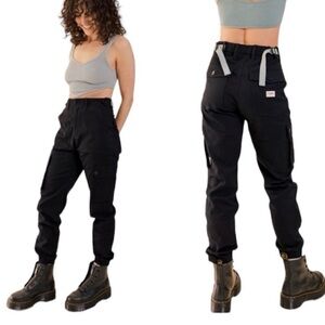 Wondery Outdoors Isabel Pants